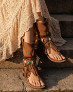 Carregar imagem no visualizador da galeria, Lifestyle sandálias franja boho - modelo saia bege
