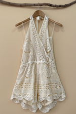 Carica l'immagine nel visualizzatore della galleria,Macacão crochet cabide — frente V
