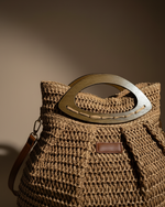 Carregar imagem no visualizador da galeria, Mala de palha detalhe
