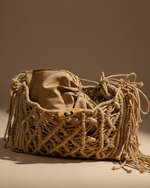 Carregar imagem no visualizador da galeria, Mala macramé interior com fundo de estúdio
