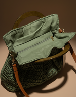 Carregar imagem no visualizador da galeria, Mala verde interior
