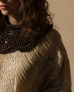 Carica l'immagine nel visualizzatore della galleria,Model close-up collar necklace Naftalina
