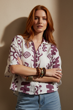 Carica l'immagine nel visualizzatore della galleria,Modelo camisa tribal frente
