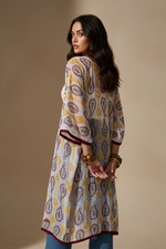 Carica l'immagine nel visualizzatore della galleria,Modelo costas — kimono paisley
