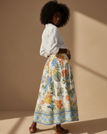 Carregar imagem no visualizador da galeria, Modelo costas saia VISION
