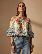 Carregar imagem no visualizador da galeria, Modelo frente blusa floral
