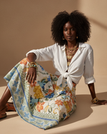 Carregar imagem no visualizador da galeria, Modelo frente saia VISION camisa branca
