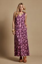 Carica l'immagine nel visualizzatore della galleria,Modelo frente - vestido floral roxo
