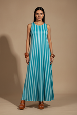 Carregar imagem no visualizador da galeria, Modelo frente - vestido teal riscas

