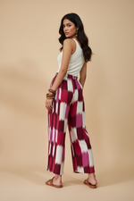 Load image in the gallery viewer,Modelo ikat costas top
