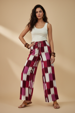 Load image in the gallery viewer,Modelo ikat frente top
