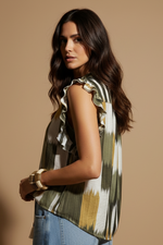 Cargue la imagen en el visor de la galería,Modelo morena - blusa ikat costas
