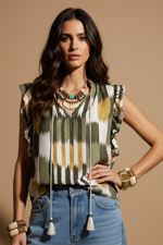 Cargue la imagen en el visor de la galería,Modelo morena - blusa ikat frente
