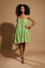 Cargue la imagen en el visor de la galería,Modelo mulata - vestido chevron mini frente

