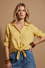 Carica l'immagine nel visualizzatore della galleria,Modelo Naftalina — camisa amarela cintura para cima
