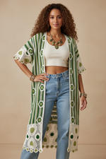 Chargez l'image dans la visionneuse de la galerie,Modelo Naftalina — kimono crochet frente
