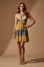 Cargue la imagen en el visor de la galería,Modelo Naftalina - Vestido curto floral com colares statement
