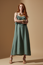Carica l'immagine nel visualizzatore della galleria,Modelo ruiva Naftalina - vestido franjas frente

