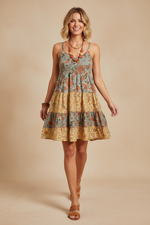 Carica l'immagine nel visualizzatore della galleria,Modelo vestido floral - frente
