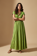 Chargez l'image dans la visionneuse de la galerie,Modelo vestido verde frente — braços cruzados
