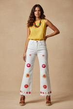Carica l'immagine nel visualizzatore della galleria,Naftalina model front view original embroidered jeans
