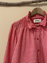 Carregar imagem no visualizador da galeria, Red gingham blouse collar detail - studio background
