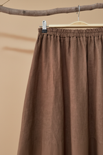 Load image in the gallery viewer,Saia linho castanha - detalhe
