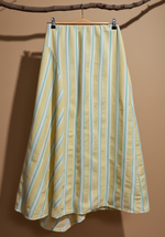 Cargue la imagen en el visor de la galería,Saia riscas amarelo turquesa traseira - fundo estúdio bege
