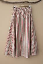 Carregar imagem no visualizador da galeria, Saia riscas costas
