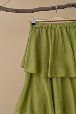 Carregar imagem no visualizador da galeria, Saia verde camadas detalhe
