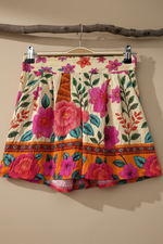 Cargue la imagen en el visor de la galería,Shorts Florais - Frente
