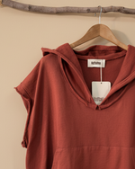 Carregar imagem no visualizador da galeria, Sweatshirt terracota — detalhe

