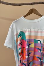 Carica l'immagine nel visualizzatore della galleria,T-shirt cavalinhos detalhe
