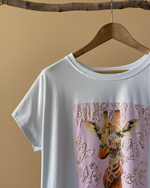 Carica l'immagine nel visualizzatore della galleria,T-shirt girafa - detalhe
