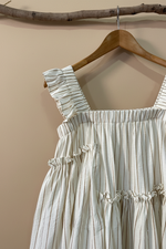 Load image in the gallery viewer,Top branco riscas detalhe fiel
