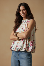 Carica l'immagine nel visualizzatore della galleria,Top floral abalonado - modelo sorridente
