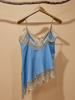 Carregar imagem no visualizador da galeria, Top ganga com renda fundo bege - frontal
