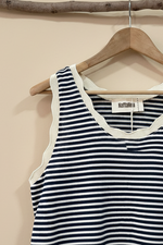 Load image in the gallery viewer,Top riscas azul - detalhe
