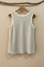 Load image in the gallery viewer,Top riscas bege - costas
