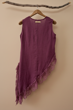 Carregar imagem no visualizador da galeria, Top túnica mauve costas — fundo bege estúdio
