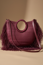 Carregar imagem no visualizador da galeria, Tote Raffia Franjas Vinho - Costas
