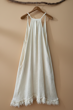 Carregar imagem no visualizador da galeria, Vestido alças creme - costas
