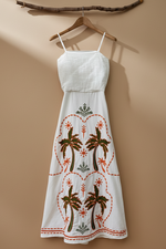 Chargez l'image dans la visionneuse de la galerie,Vestido bordado palmeiras frente — fundo bege estúdio
