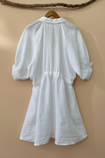 Carregar imagem no visualizador da galeria, Vestido branco cabide - costas
