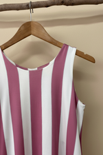 Carregar imagem no visualizador da galeria, Vestido cabide - detalhe decote
