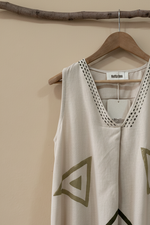 Load image in the gallery viewer,Vestido cabide detalhe
