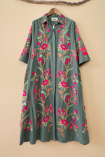 Carica l'immagine nel visualizzatore della galleria,Vestido Camiseiro - Frente
