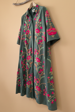 Carica l'immagine nel visualizzatore della galleria,Vestido Camiseiro - Lateral
