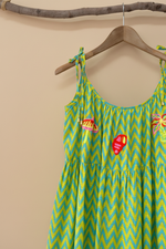 Chargez l'image dans la visionneuse de la galerie,Vestido chevron bordado - detalhe
