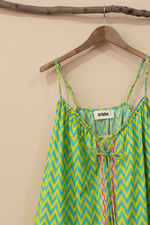 Cargue la imagen en el visor de la galería,Vestido chevron mini - detalhe
